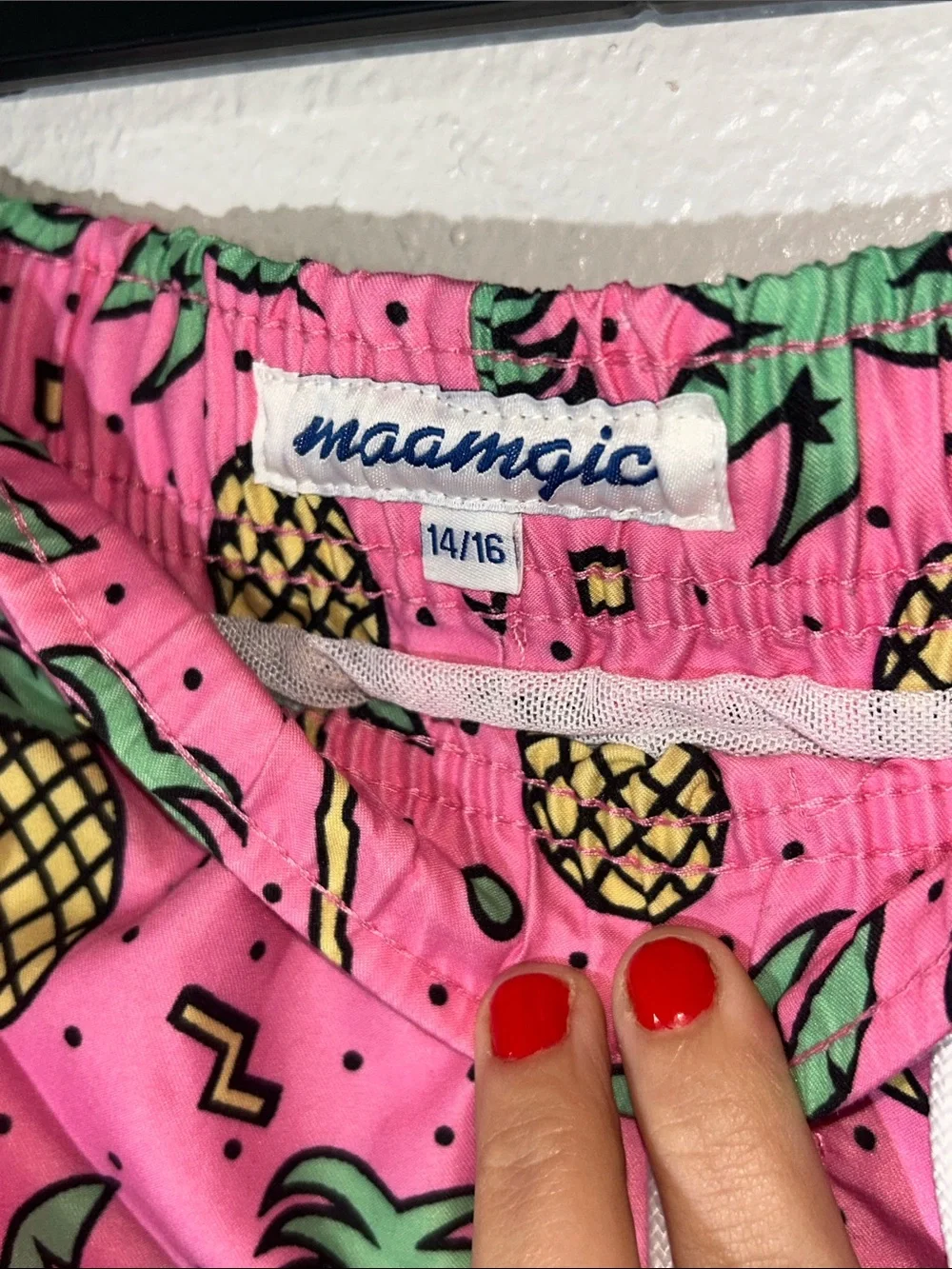 Maamgic bright pink